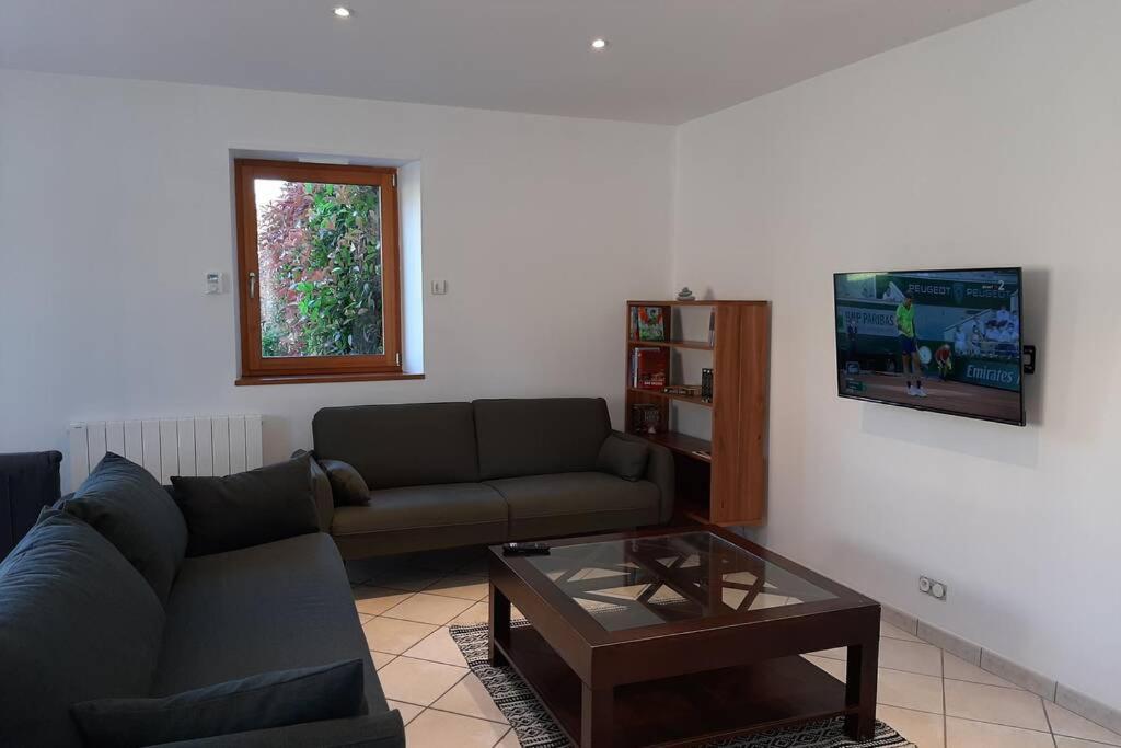 La Maison Bleue Saint-Sauveur-des-Landes Extérieur photo